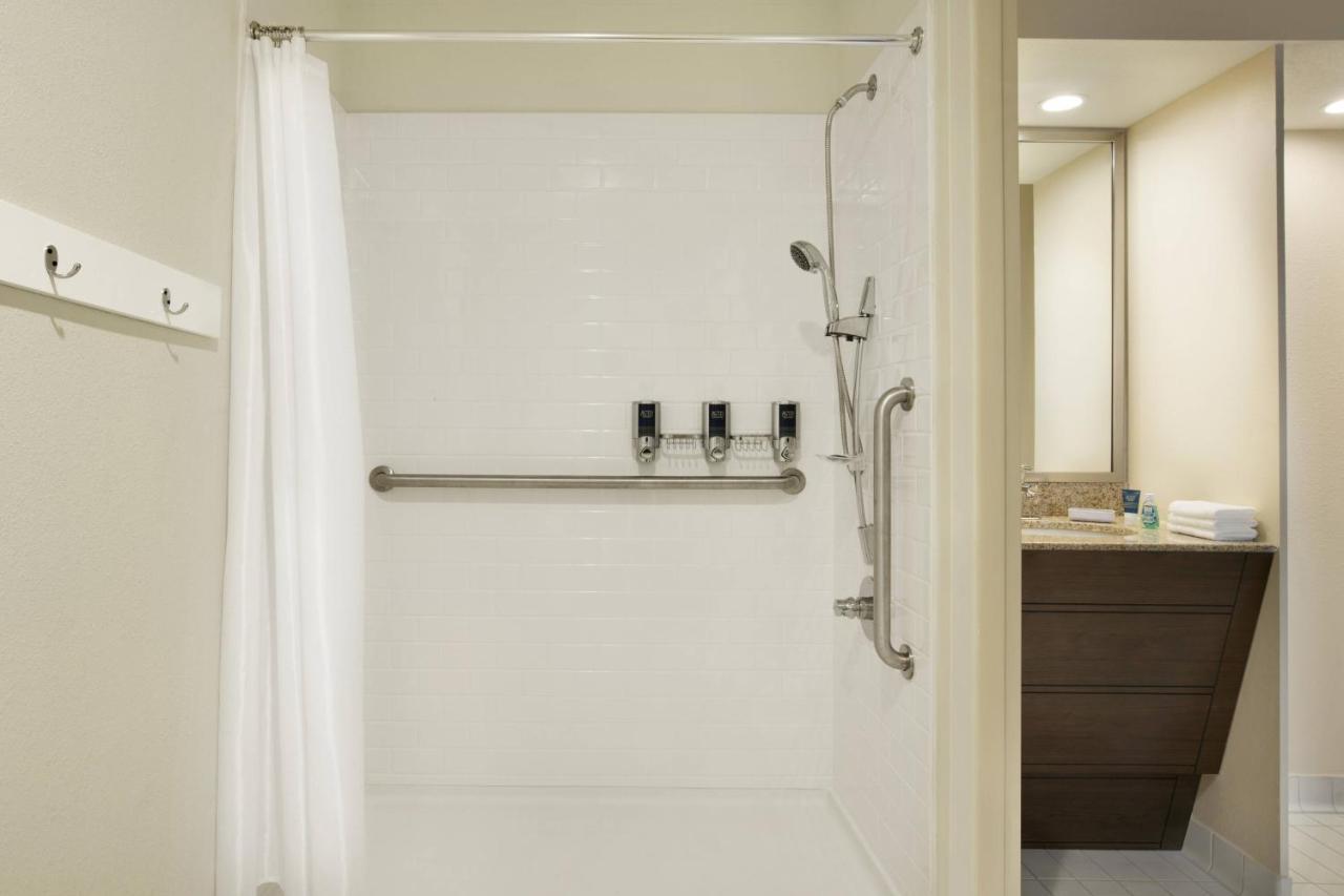 Four Points By Sheraton Raleigh North Екстер'єр фото