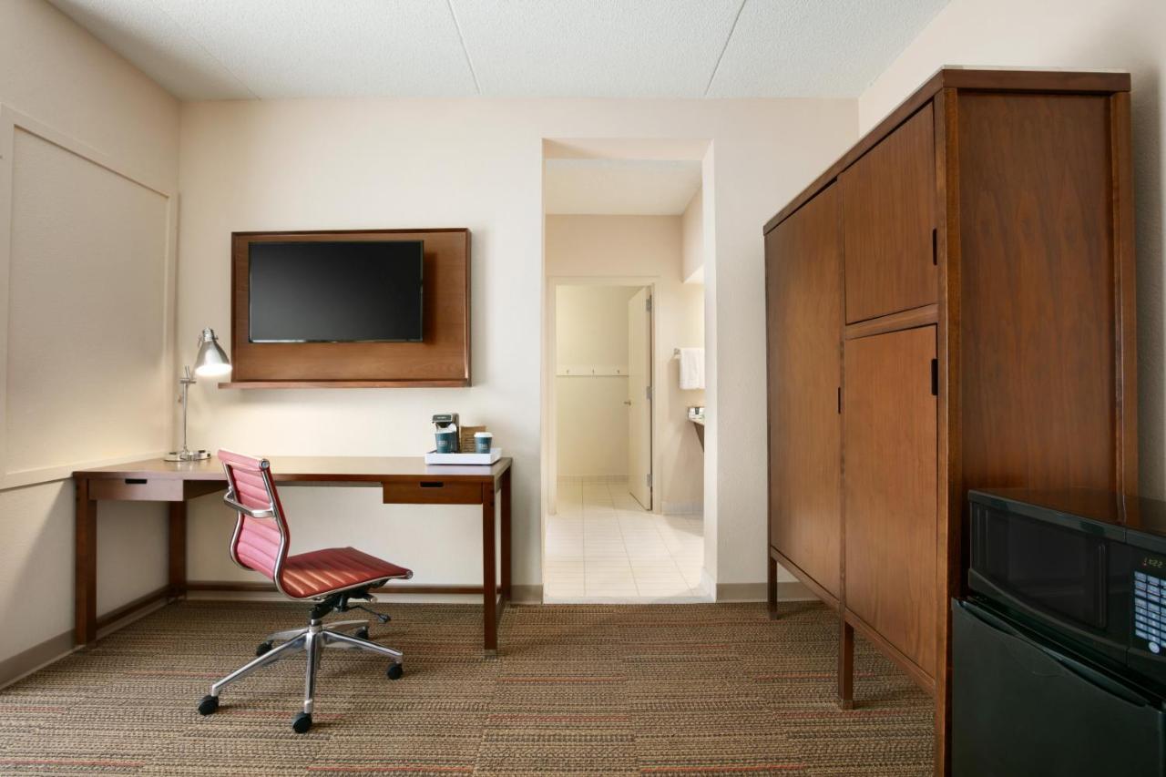 Four Points By Sheraton Raleigh North Екстер'єр фото